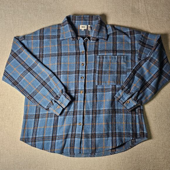 BKE Boyfriend Thick but Soft Boxy Fit Button Up Flannel Lg PTP 23 Length 26 - Picture 6 of 10